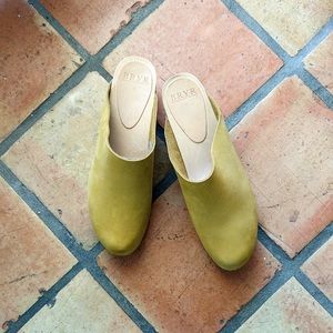 BRYR Mid Heel Clementine Closed Toe size 11